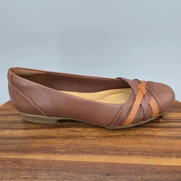 Clarks Flats Women's 8.5M Brown Leather Sara Clover Slip On Career Comfort Shoes - Picture 1 of 7